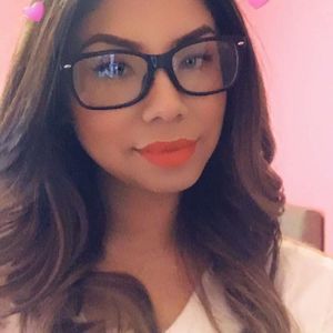 Meet your Posher, Claudia